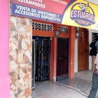 Comercios en Esmeraldas lucen desolados.