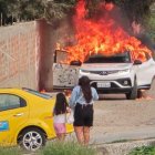 Sicarios habrían quemado el vehículo utilizado en el ataque a fiscal.