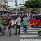Conmoción en pleno parque central del cantón por un ataque al estilo sicariato.