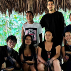 Helena Gualinga también recibió a Shawn Mendes cuando este visitó la Amazonía ecuatoriana en julio.