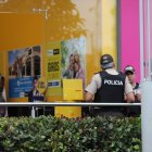 Un violento robo se cometió en un centro comercial del norte de Guayaquil.