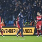 Desilusión en los rostros de Leverkusen tras ser empatados al final del partido por Bochum