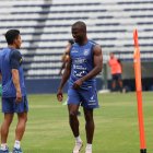ESTADIO CAPWELL GUAYAQUIL ENTRENAMIENTO DE LA SELECCION DE ECUADOR FECHA :06/11/2024 PERIODISTA:JERSON RUIZ AG-PERIODISTA AG-GUAYAQUIL AG-GRANASA