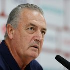 El DT Gustavo Alfaro, en rueda de prensa.