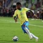 Vinícius Júnior se perdió un penal en el empate de Brasil ante Venezuela.