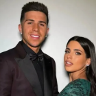 El futbolista argentino junto a su expareja Valentina Cervantes, con quien tienen dos hijos