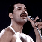 1991: Freddie Mercury revela que padece sida y fallece al día siguiente