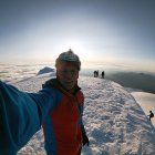 Karl ya ha conquistado cimas como el Kilimanjaro (5.895 m), Aconcuagua (6.961 m), Denali (6.190 m) o el Elbrús.