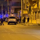 Lanzan explosivos a una jefatura en El Oro.