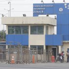 De la cárcel Regional de Guayaquil se fugaron ocho reos, uno sigue libre.