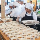 Ecuador busca el Récord Guinness con el encebollado más grande