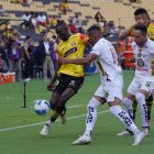 Janner Corozo, autor del 2-1 transitorio, lideró el ataque del Ídolo en el Monumental.