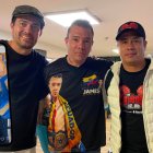 Maxi James (centro) es boxeador profesional junto a Jaime Kaviedes y Armando Paredes.
