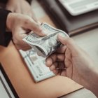 Se entrega a más tardar el 24 de diciembre de cada año.