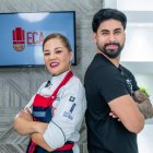 Fercho Gómez junto a su maestra, la chef Alexa Martillo.