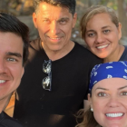 Isaac Delgado con su familia