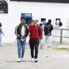 Hasta este viernes 6 de diciembre acudían hinchas a buscar entradas en las afueras del estadio Rodrigo Paz Delgado.