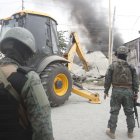 Una vivienda se incendió durante el operativo del Bloque de Seguridad, poniendo en peligro las casas aledañas.
