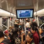 En horas pico el sistema se llena, pero entre el día los viajes son más holgados, aunque siempre hace calor.