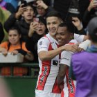 Álex Arce anotó dos goles para los Albos.