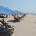 Las playas se ven desiertas, y quienes dependen del comercio luchan por sobrevivir en medio de la crisis.
