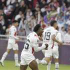 Jhojan Julio fue clave para el triunfo de los albos ante los rayados.