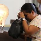 Feligreses agradecen por el fin de los apagones en Ecuador.