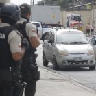 Los dos hombres fueron encontrados dentro de este vehículo.