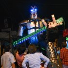 Aún no se confirma si los ‘viejos’ del suburbio serán exhibidos por las noches.