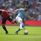 Manchester City y Manchester United buscan un triunfo para mejorar en la clasificación.