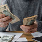 El Salario Básico en Ecuador se estableció en $ 470 en 2025.