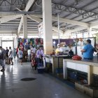 En marzo de este año delincuentes entraron a este mercado y amedrentaron a comerciantes.