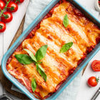 Se puede preparar canelones de pollo para una cena navideña barata.