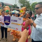 Hubo personas que se ganaron hasta mil dólares en premios.