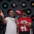 Si hay un villancico que disfruten cantar Eddie y Dicapo es Noche de paz.