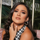 Elba González viaja en la cooperativa Reina del Camino, y asegura que la popularidad no la ha mareado.