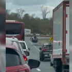 El helicóptero aterrizó en vía a la Costa.