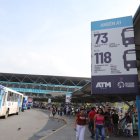 Estaba vacío el andén en que paraban dos de las tres líneas inhabilitadas.