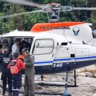 El hombre fue rescatado de la selva en helicóptero.
