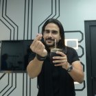 Vicman emite cápsulas musicales en su espacio llamado Música de garage, por las redes de MPlus.