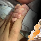 Una de las imágenes  de un tierno momento entre la madre y su bebé.