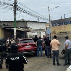 Agente de Criminalística realizaron el procedimiento de levantamiento de indicios.