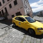 Los conductores deben frenar para hacer maniobras y no caer en el hueco. Allí son interceptados por los ‘choros’.