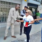 La madre de la adolescente ha recibido respaldo de la ciudadanía.