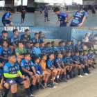 Carlos Ante y una oración ante del entrenamiento.