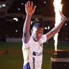 Con un sonoro aplauso de la hinchada de Liga de Quito fue recibido Carlos Gruezo.