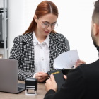 Este programa está dirigido específicamente a cónyuges e hijos indocumentados de ciudadanos estadounidenses.