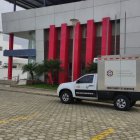 El cadáver de la joven hallada sin vida en Montecristi fue llevada al Centro Forense de Manta.