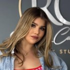 La jovencita es una artista completa que canta, baila y actúa.