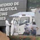 Los cuerpos fueron ingresados a los vehículos 

de Medicina Legal para su traslado a Quevedo.